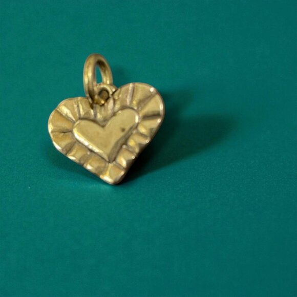 Vintage Jeep Collins JEC Brass Heart Charm / Pendant RETIRED - Picture 6 of 9